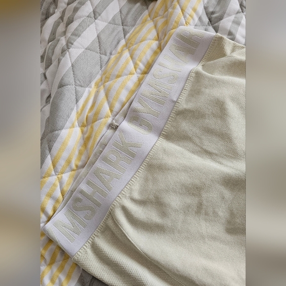 Gymshark Flex Women’s Leggings Low Rise Seamless Light Yellow Green Size Medium - Picture 2 of 7